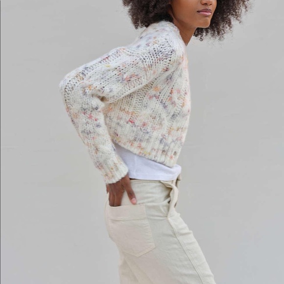 UO Cameron Cropped Cable Knit Cardigan - Picture 3 of 4